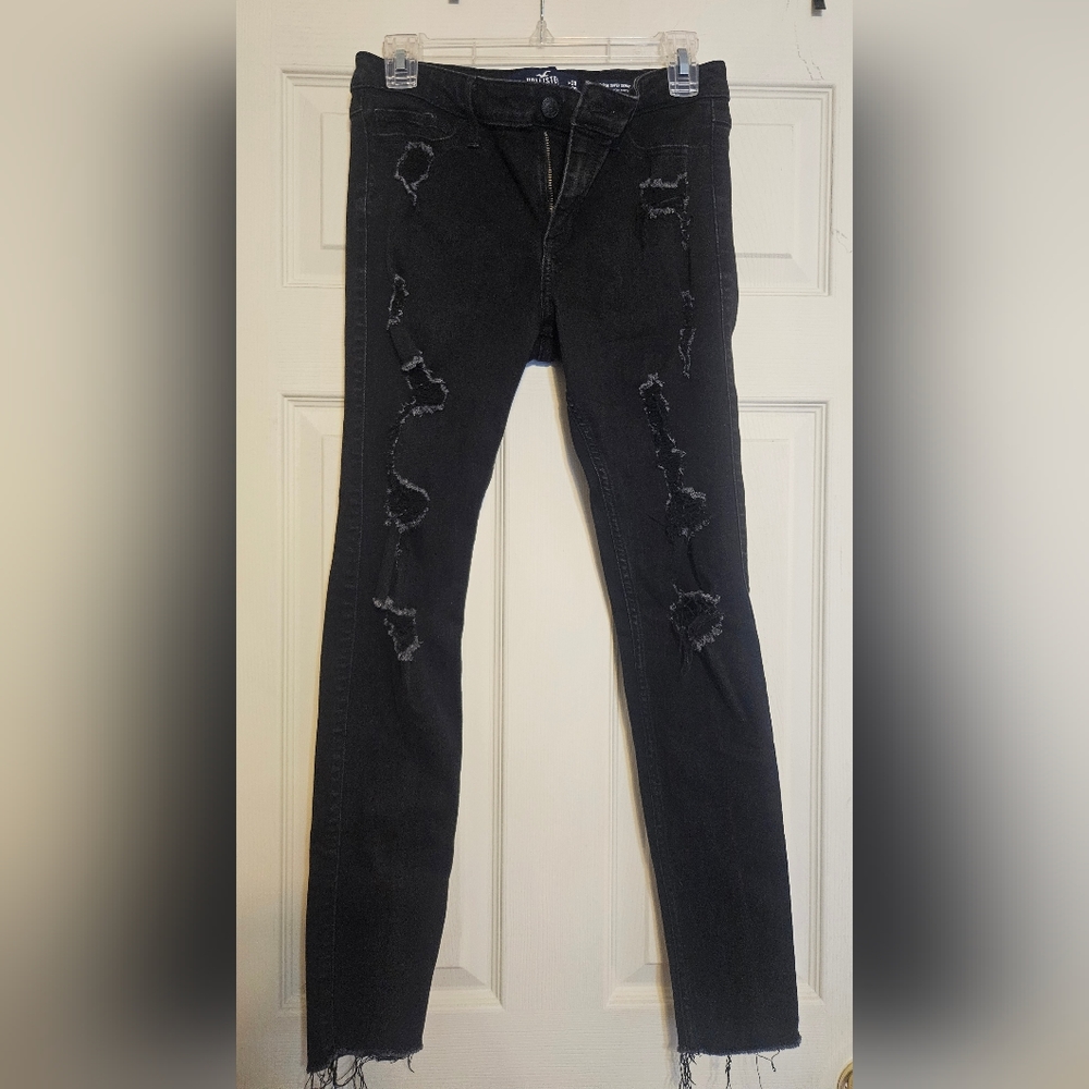 Hollister black Mid-rise super skinny jeans (size 7R)